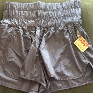 NWT Free People WAY HOME short
Vibrant color
New with tags
Built in underwear